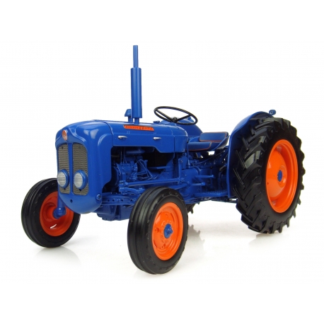 Universal Hobbies 1:16 Scale Fordson Dexta (1960) Tractor Diecast Replica UH2898