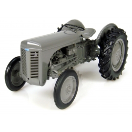 Universal Hobbies 1:16 Scale Ferguson TEA 20 (1949) Tractor Diecast Replica UH2690