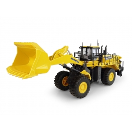 Universal Hobbies 1:50 Scale Komatsu WA600-8 Wheel loader Diecast Replica UH8127