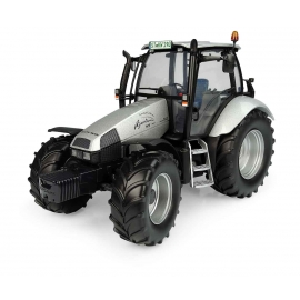 Universal Hobbies 1:32 Scale Deutz-Fahr Agrotron 120 MK3 Silver Limited Edition Tractor Diecast Replica UH5396